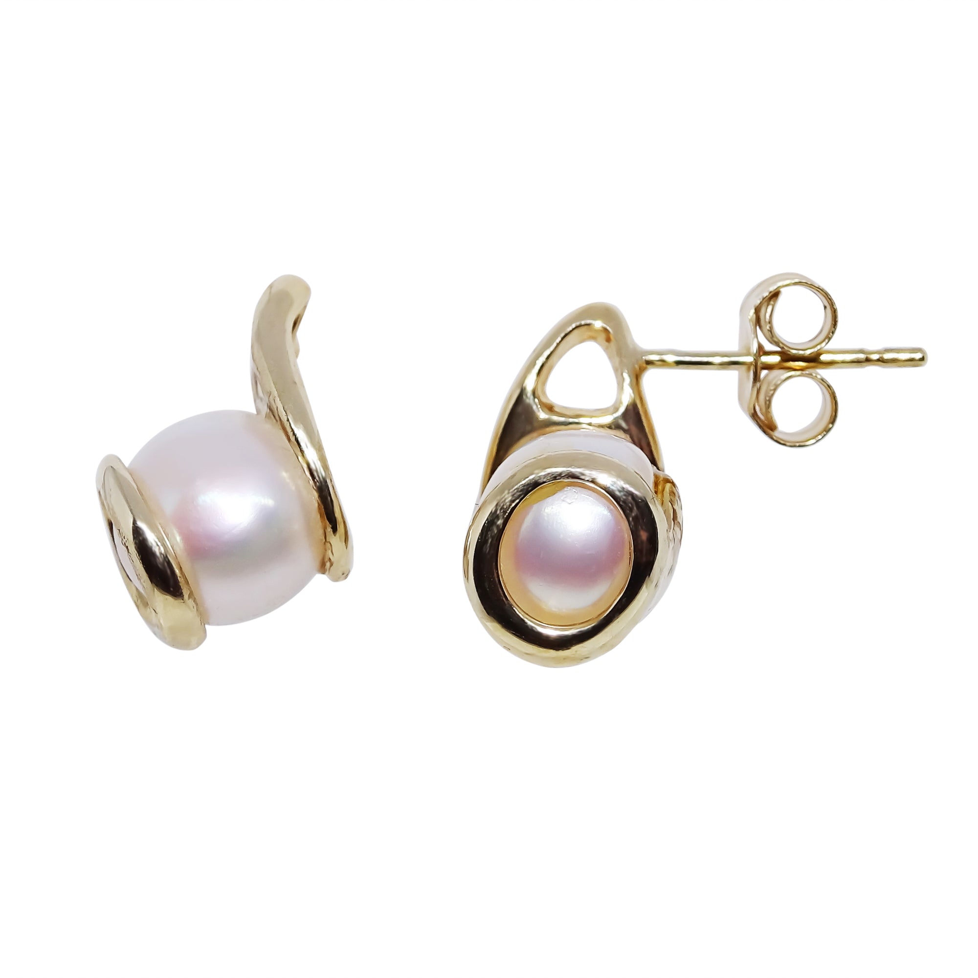 9ct gold freshwater pearl stud earrings