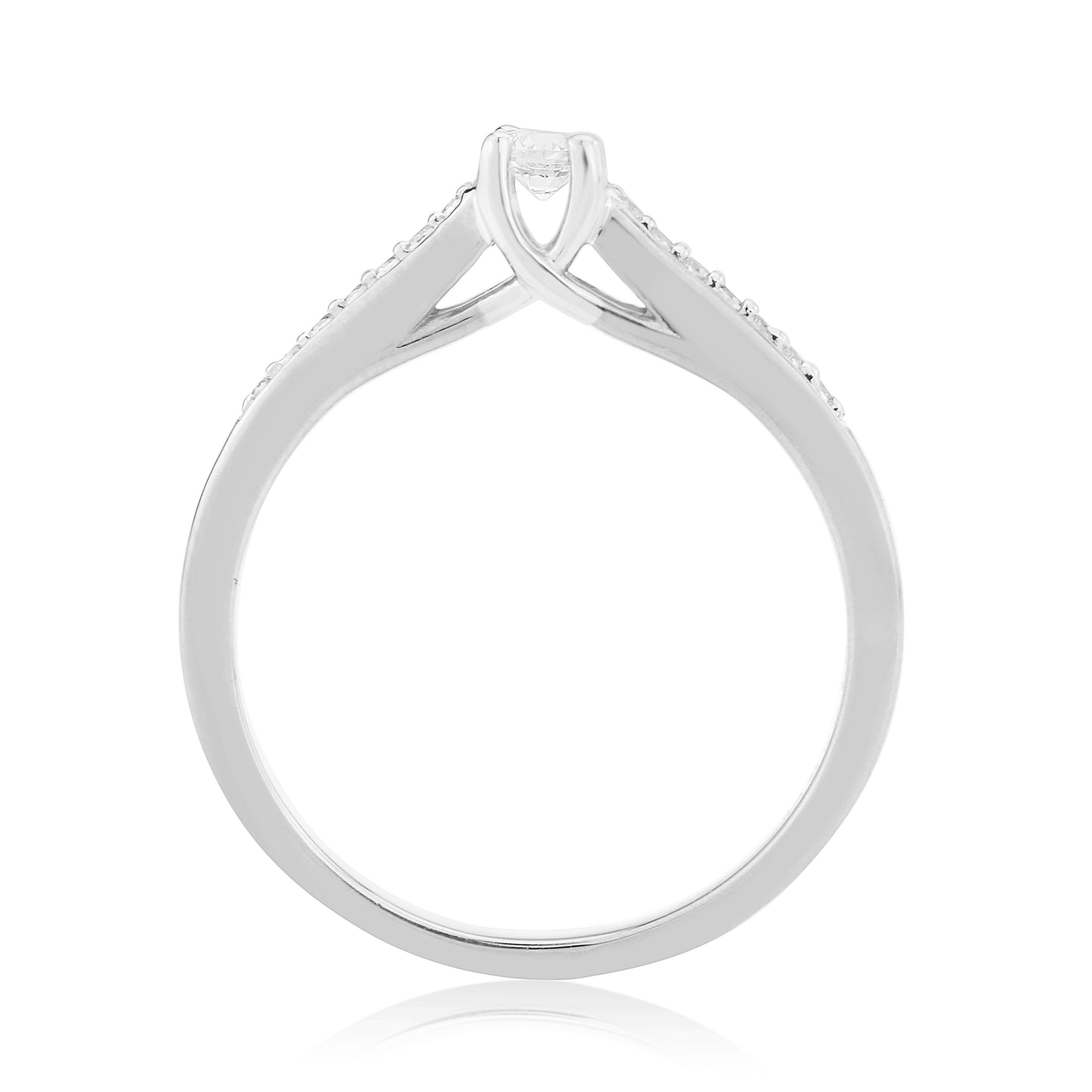 9ct white gold single stone diamond ring with diamond set shoulders 0.20ct