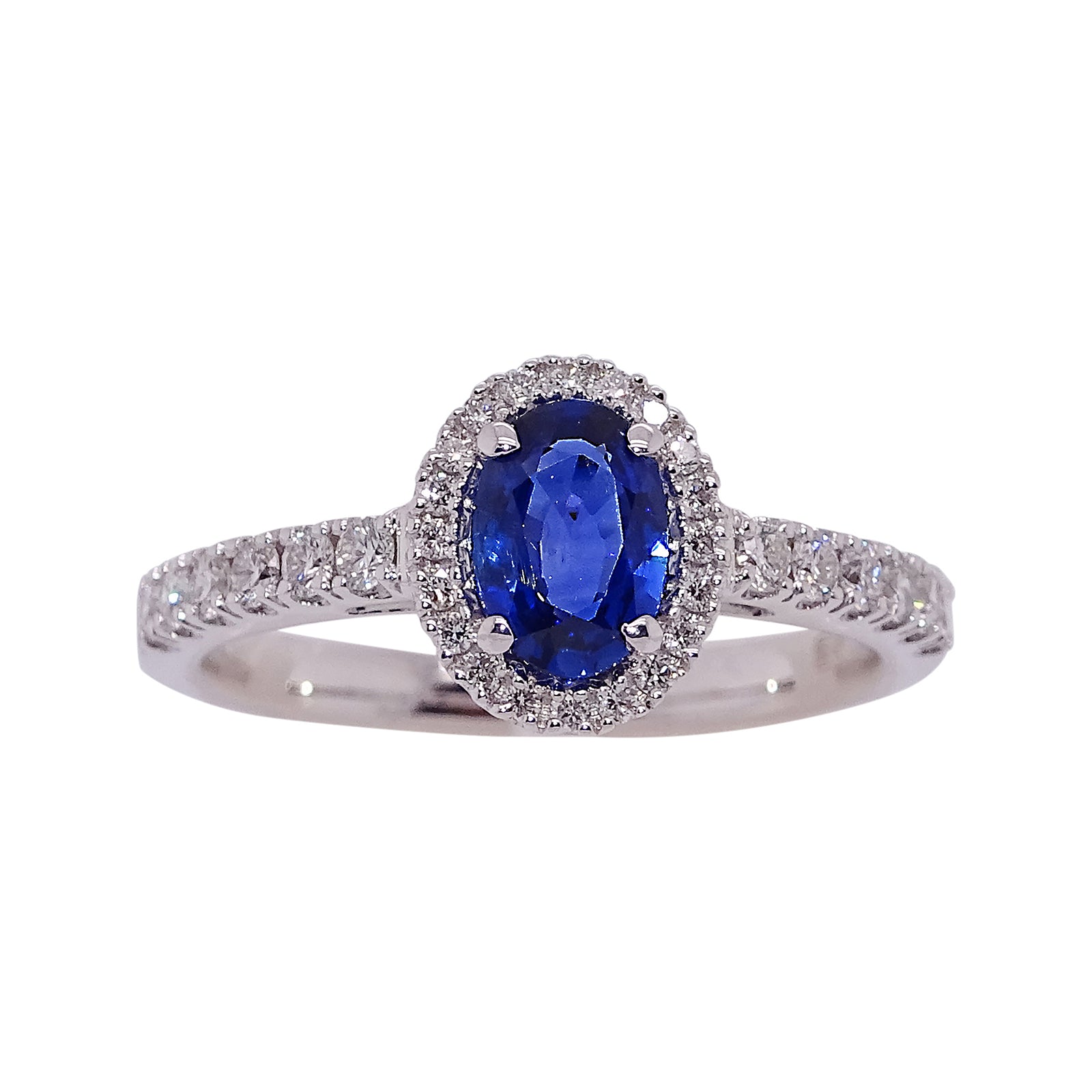 18ct white gold 0.73ct oval cut sapphire (6.94*4.86*2.43mm) & diamond ring with diamond shoulders 0.35ct Size N