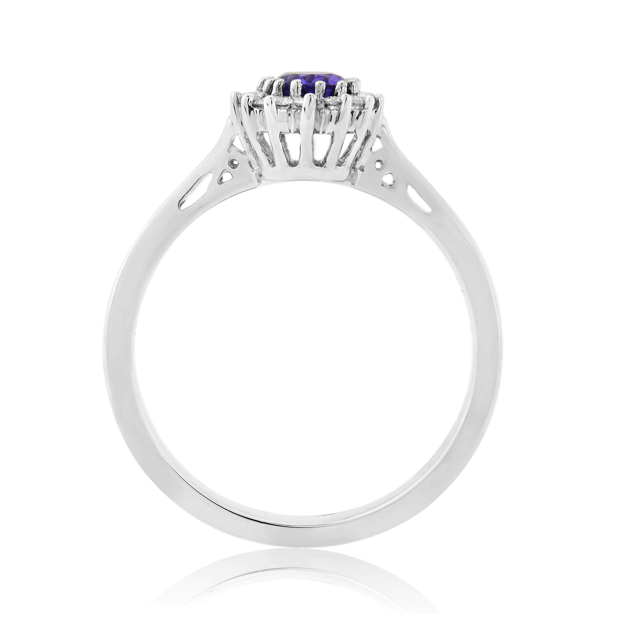 9ct white gold 6x4mm oval tanzanite & diamond cluster ring  0.14ct